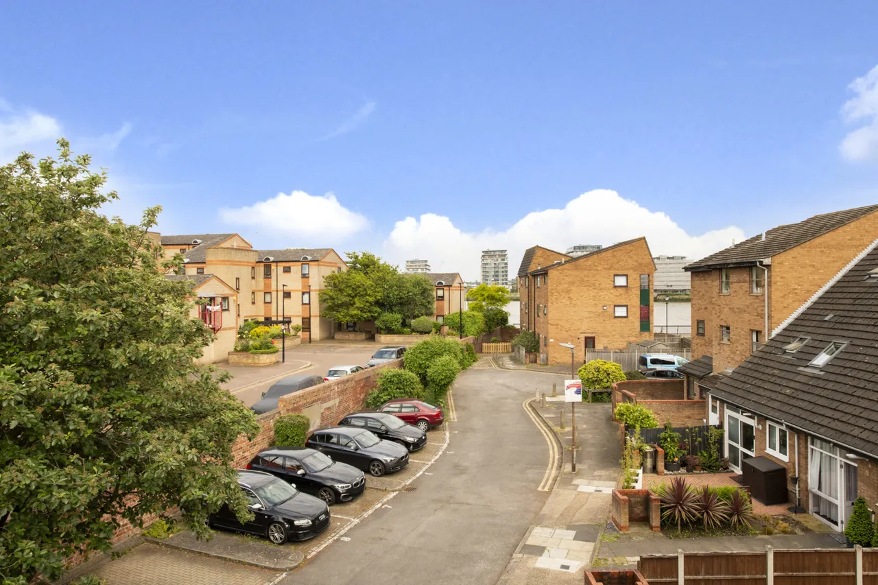 Empire Wharf Road, London, E14, photo 9