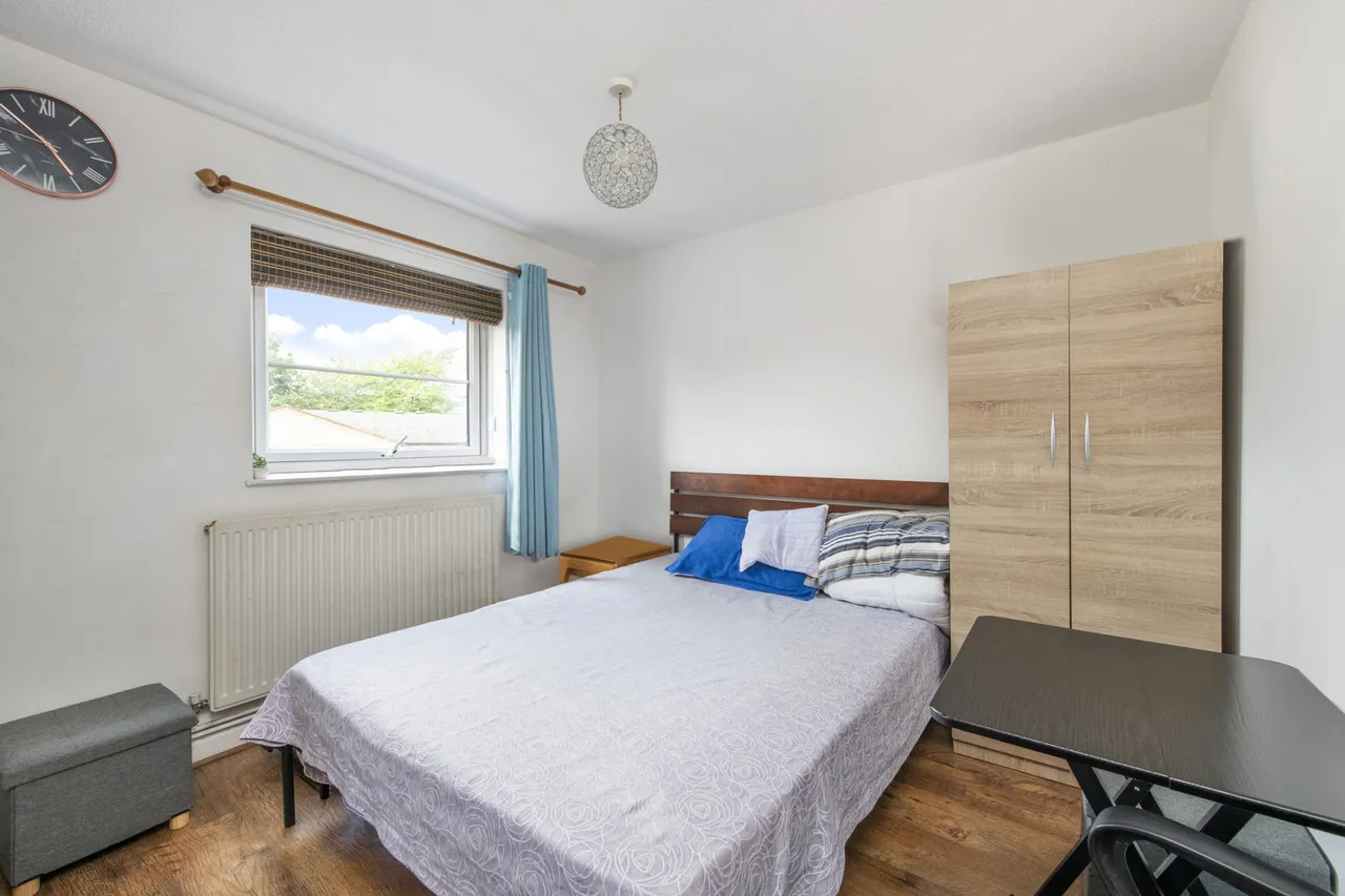 Empire Wharf Road, London, E14, photo 2