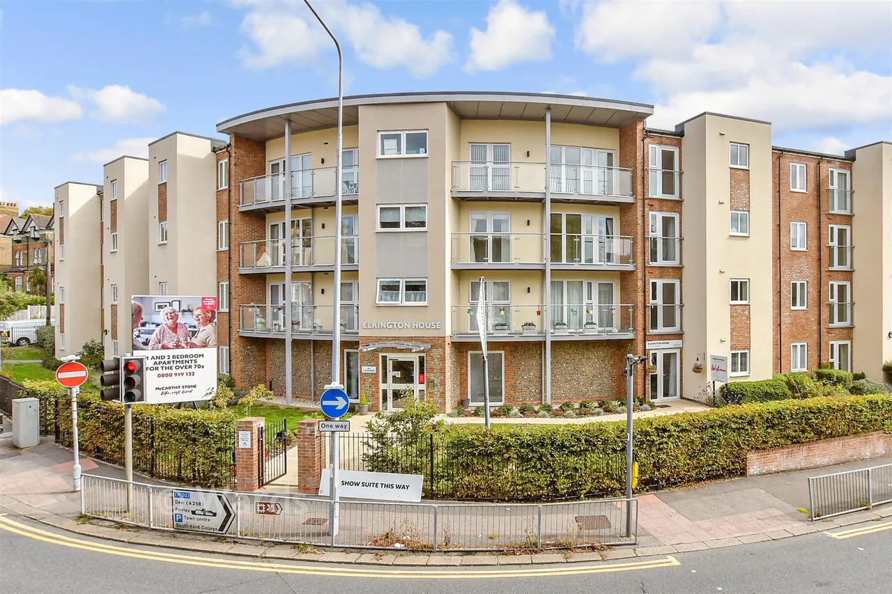 1 bed flat for sale, Charlton Green, Dover, CT16