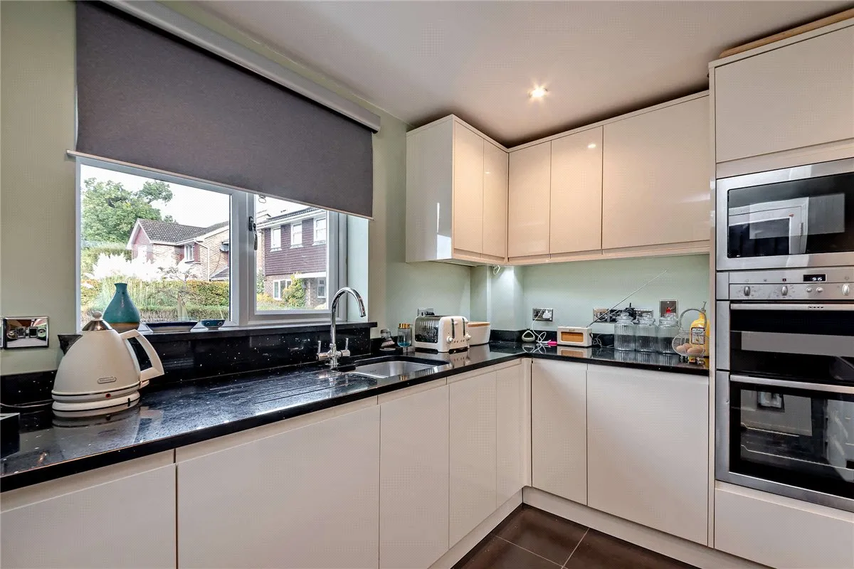 Falcon House Gardens, Woolton Hill, RG20, photo 6