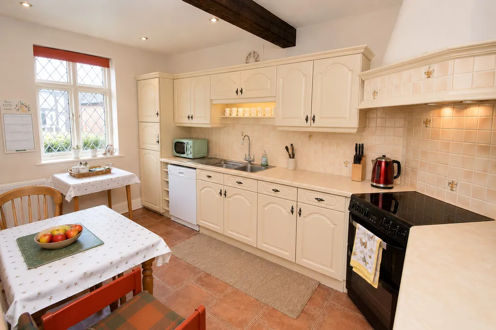 Old Hall Street, Malpas, photo 9