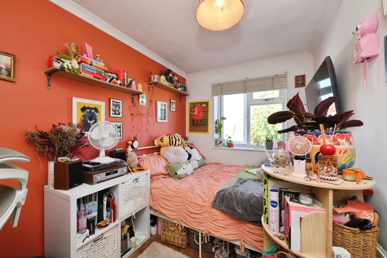 Challinor, HARLOW, photo 11