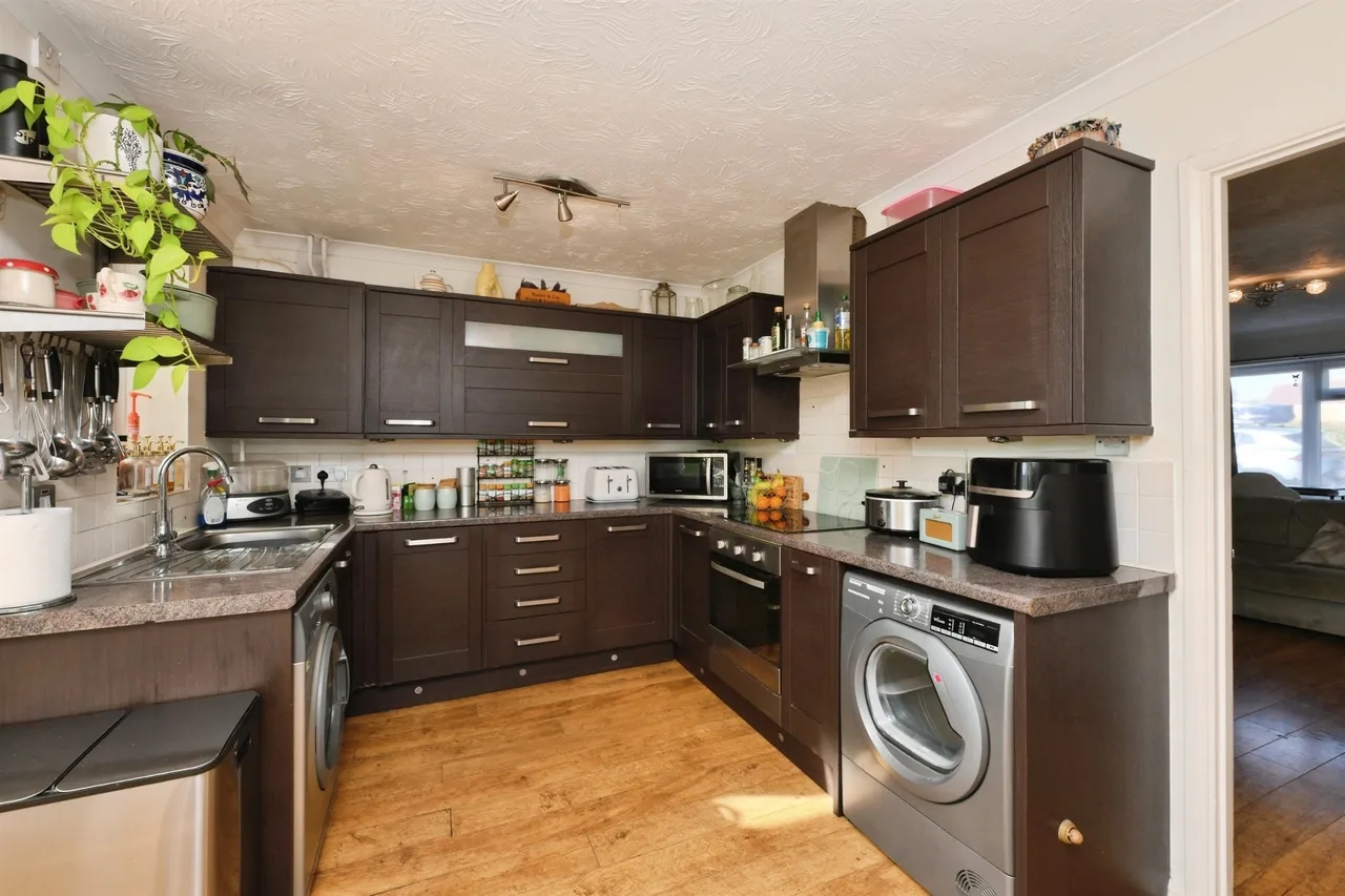 Challinor, HARLOW, photo 5