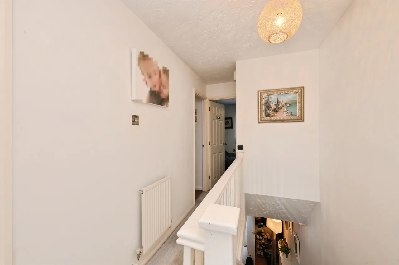 Challinor, HARLOW, photo 9