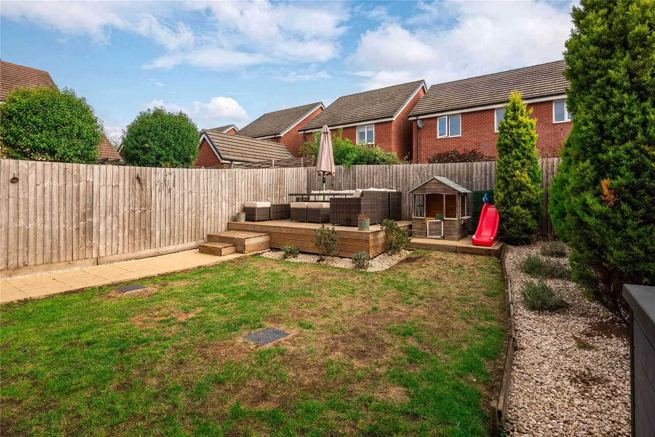 Blake Close, Towcester, NN12, photo 11