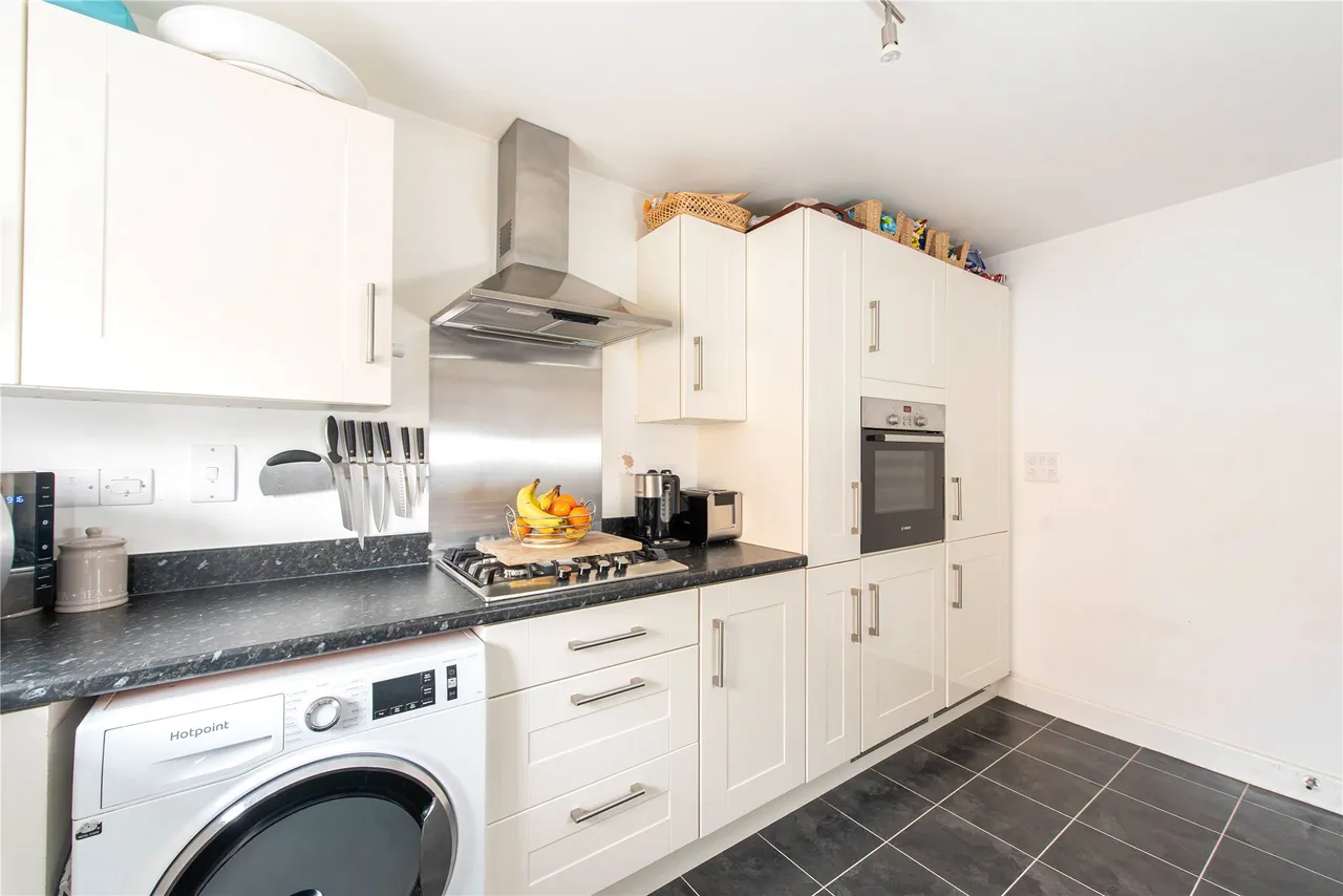 Blake Close, Towcester, NN12, photo 3