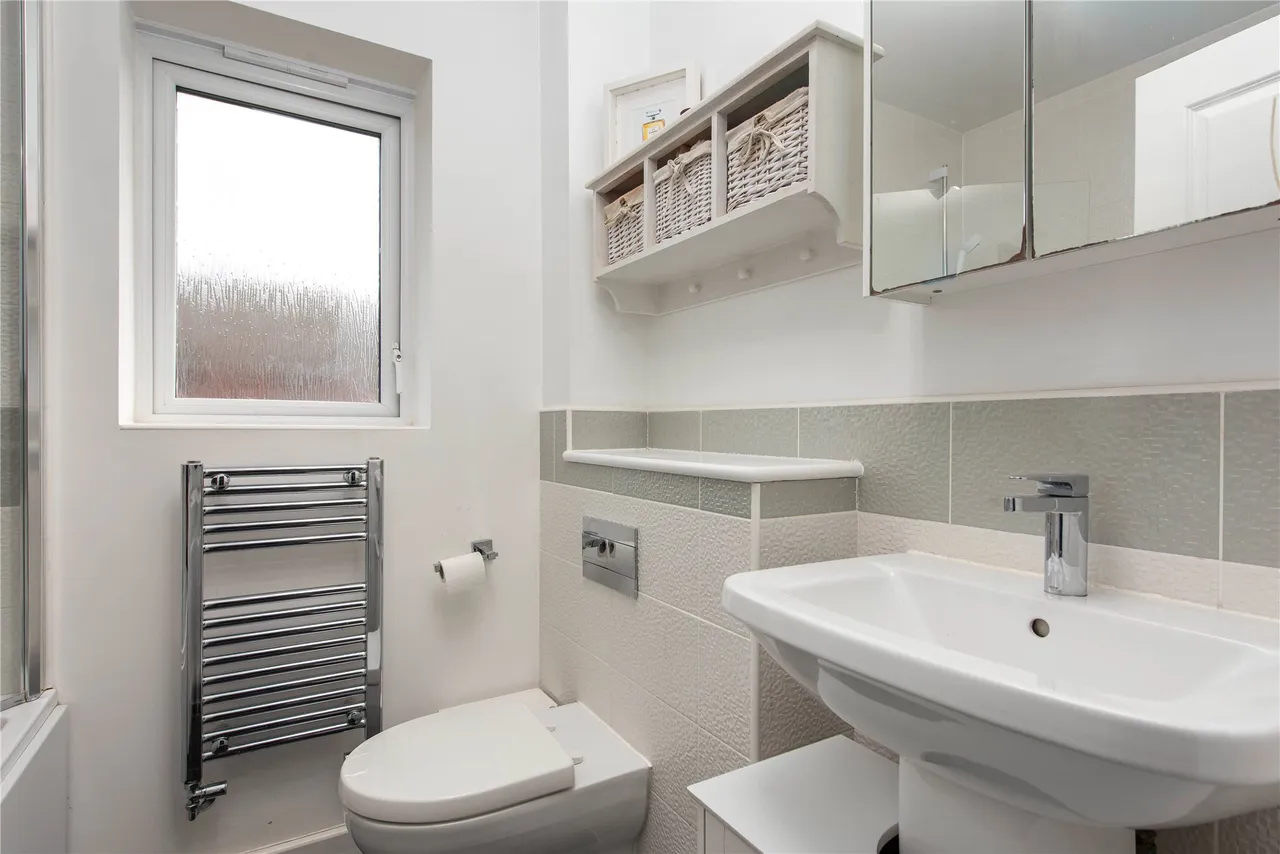 Blake Close, Towcester, NN12, photo 6