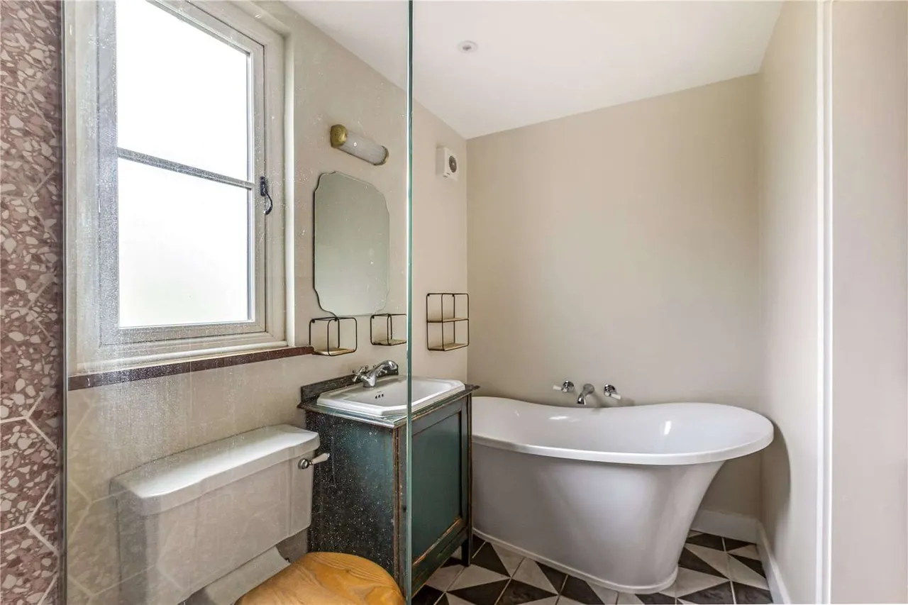 Durfold Wood, Plaistow, RH14, photo 10