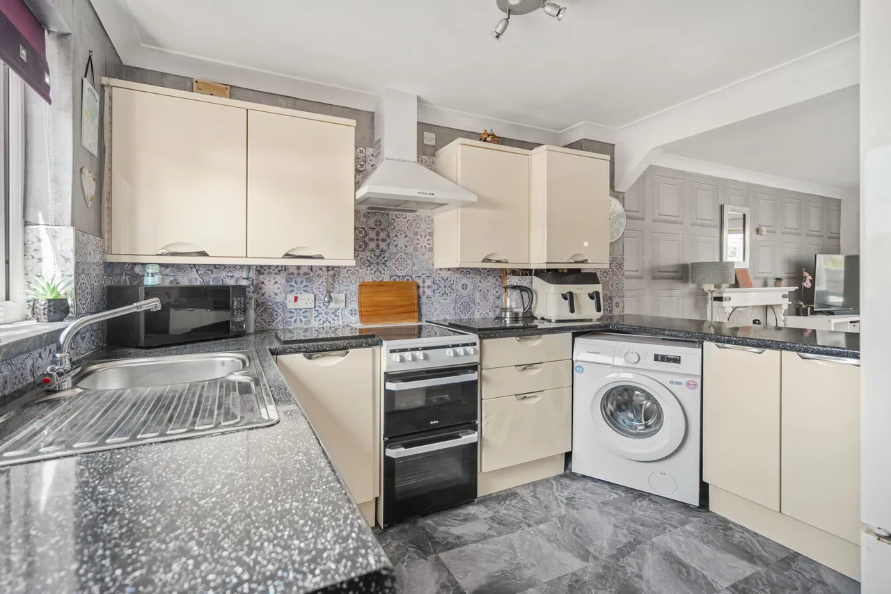 Upper Brynhyfryd Terrace, Senghenydd, Caerphilly, CF83 4GL, photo 5