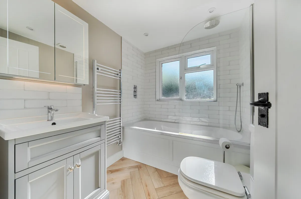 Storrington, RH20 3HY, photo 9