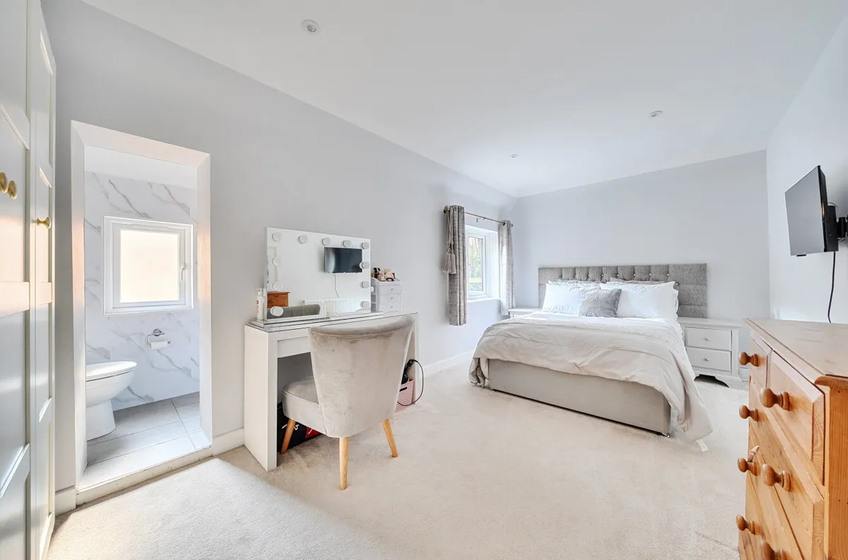 Storrington, RH20 3HY, photo 6