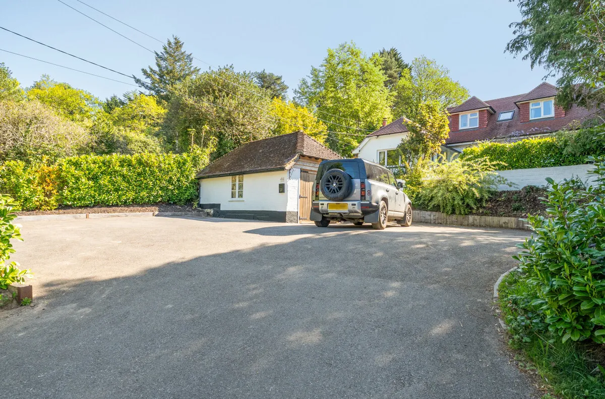 Storrington, RH20 3HY, photo 18