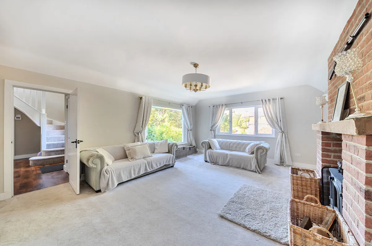 Storrington, RH20 3HY, photo 14