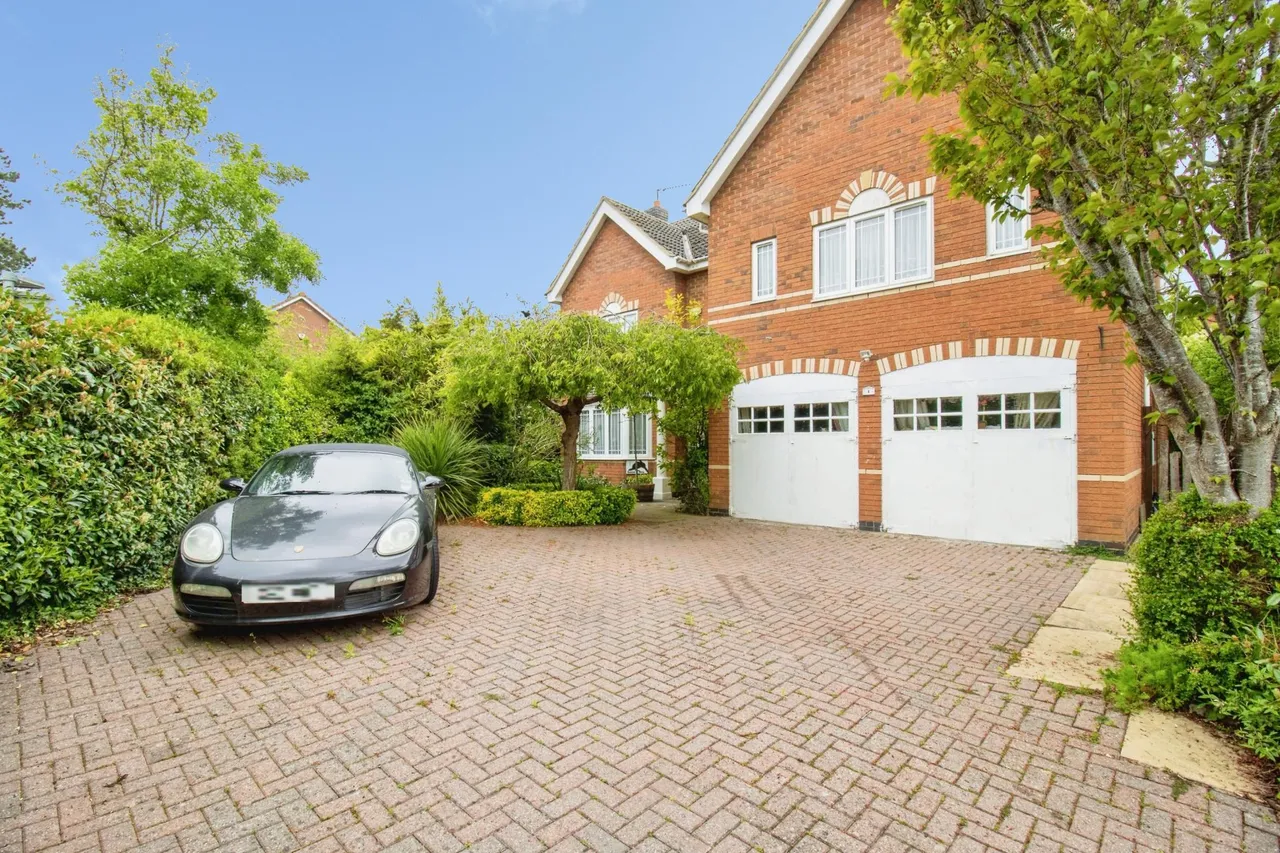 7 bed house for sale, John Clare Close, Brackley, NN13