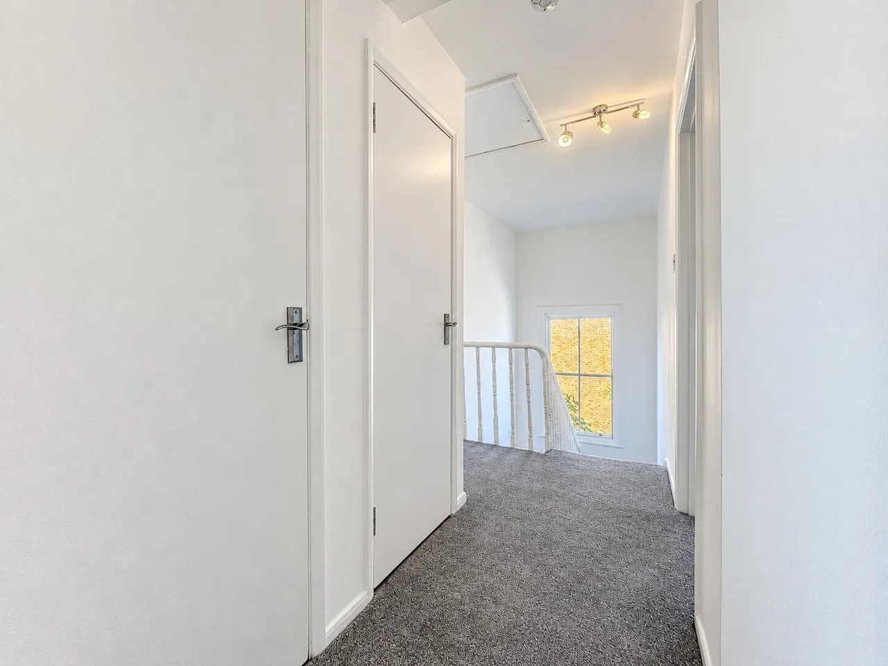 Coldharbour Lane, London, SE5, photo 12