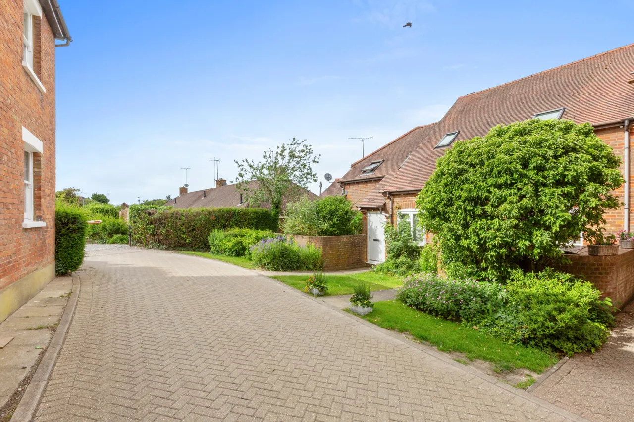 Back Street, Wendover, HP22, photo 11
