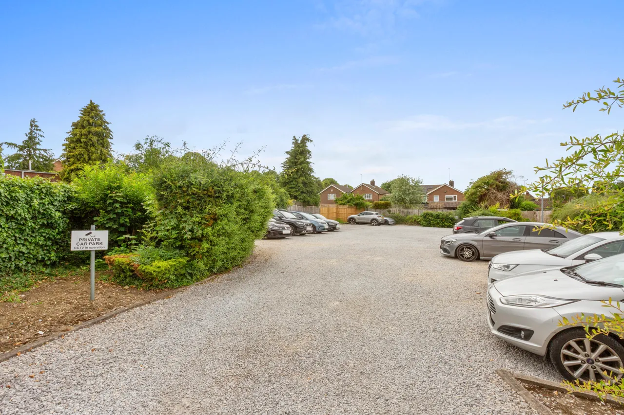 Back Street, Wendover, HP22, photo 4