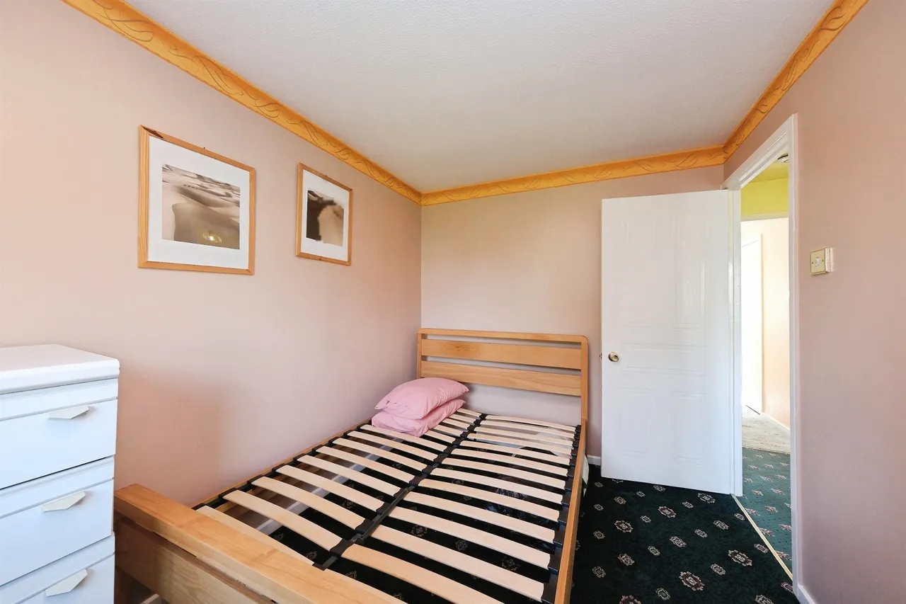 Sherbourne Avenue, Chesterfield, photo 11