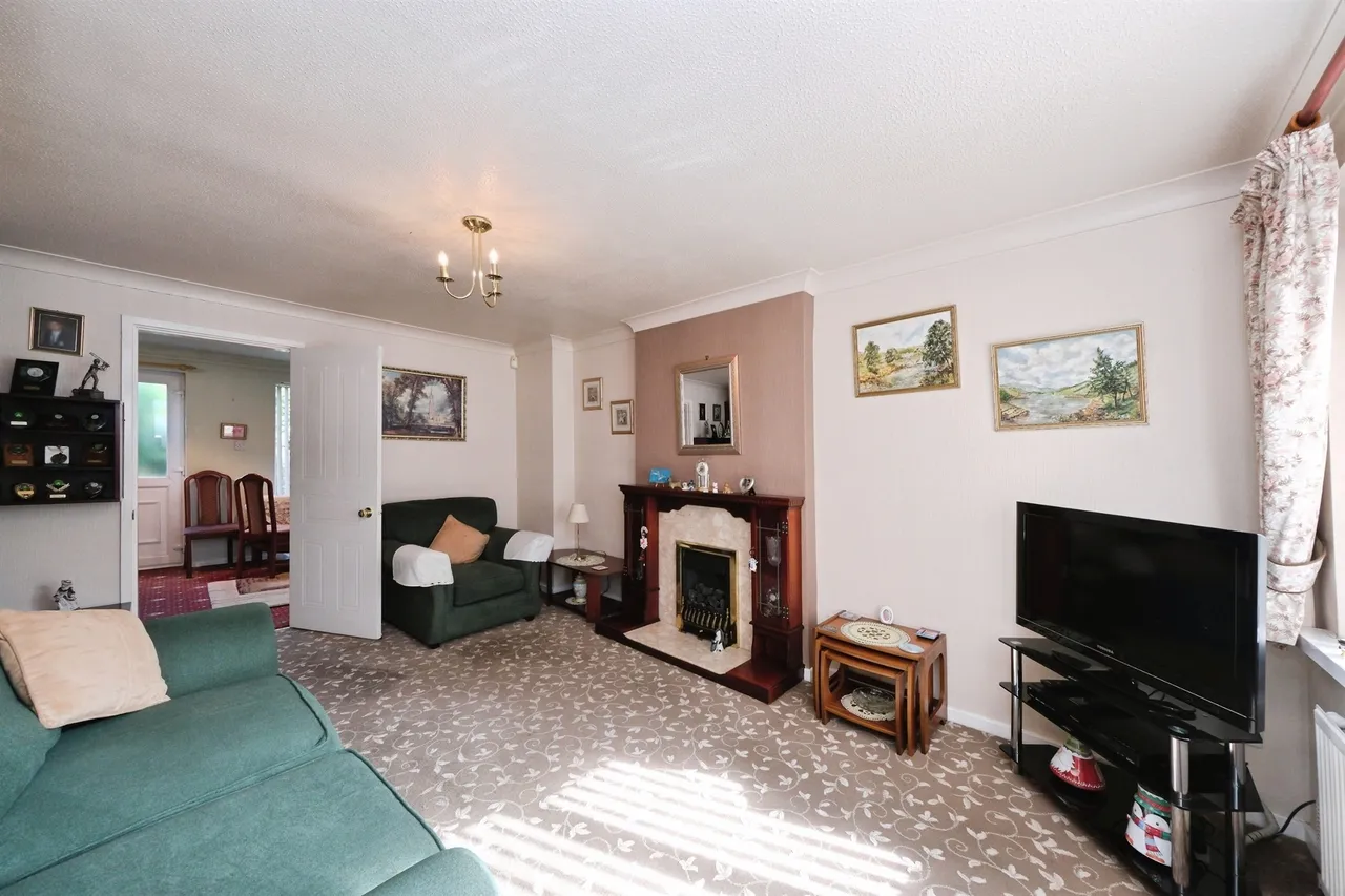 Sherbourne Avenue, Chesterfield, photo 3