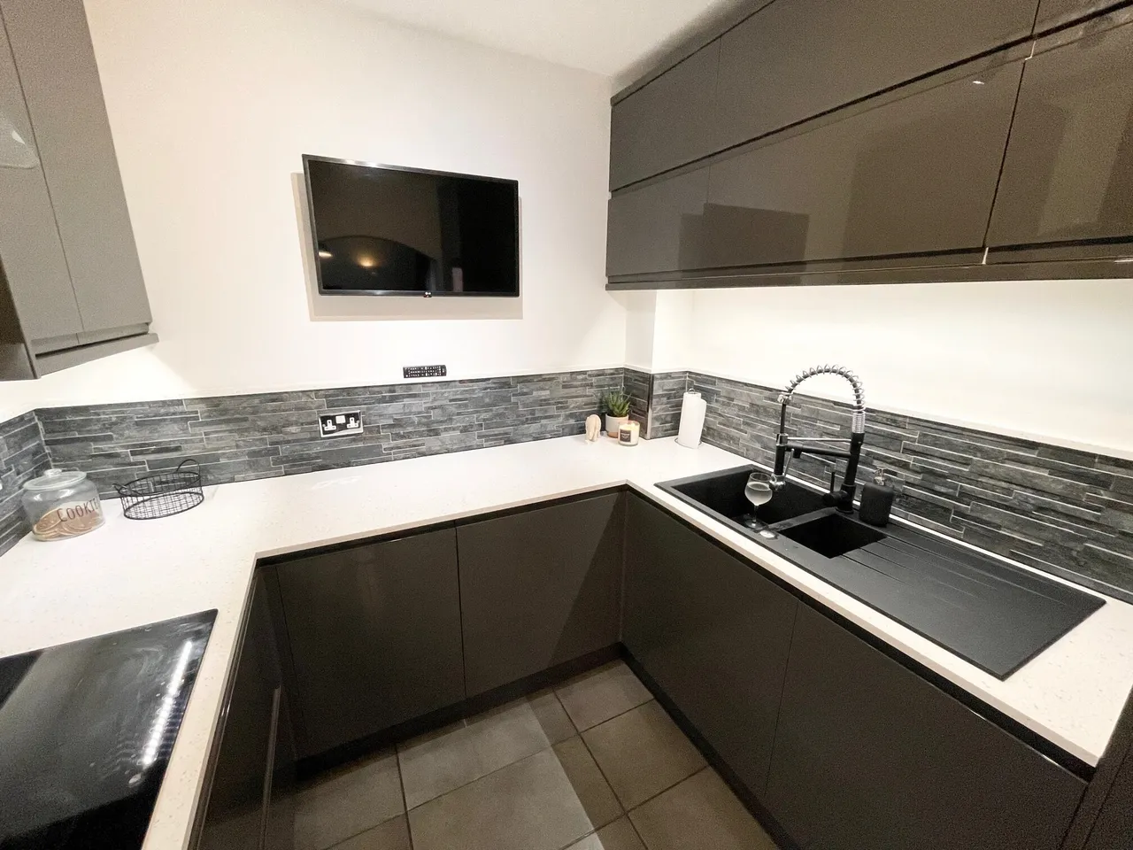 2 bed flat to rent, Serif Close, Carrington Point, NG5