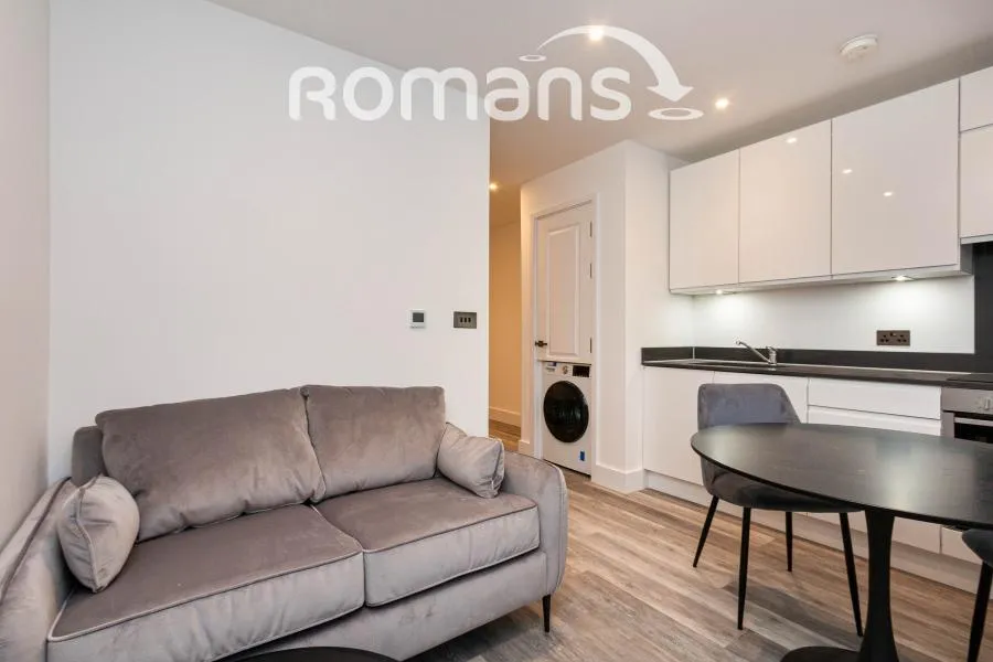 Lyon Way, Frimley, GU16, photo 3