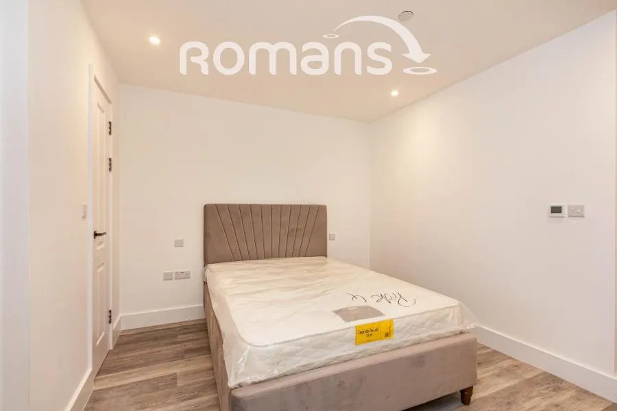 Lyon Way, Frimley, GU16, photo 4