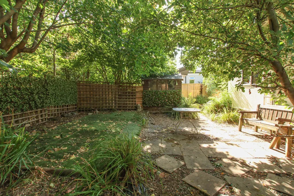 Chesham Road, Wigginton, Hertfordshire, HP23 6JF, photo 4