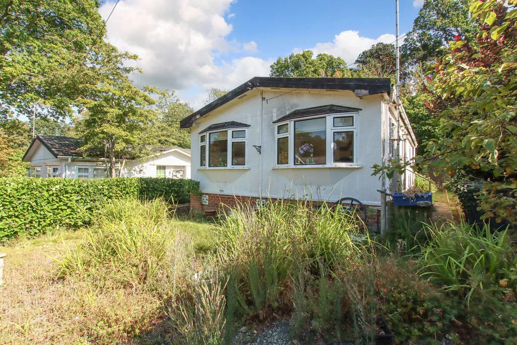 2 bed property for sale — Chesham Road, Wigginton, Hertfordshire, HP23 6JF