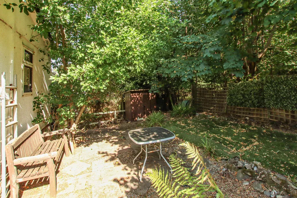 Chesham Road, Wigginton, Hertfordshire, HP23 6JF, photo 5