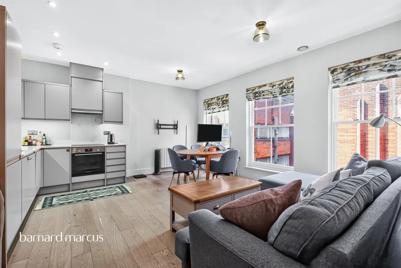 1 bed flat for sale, The Broadway, London, W5