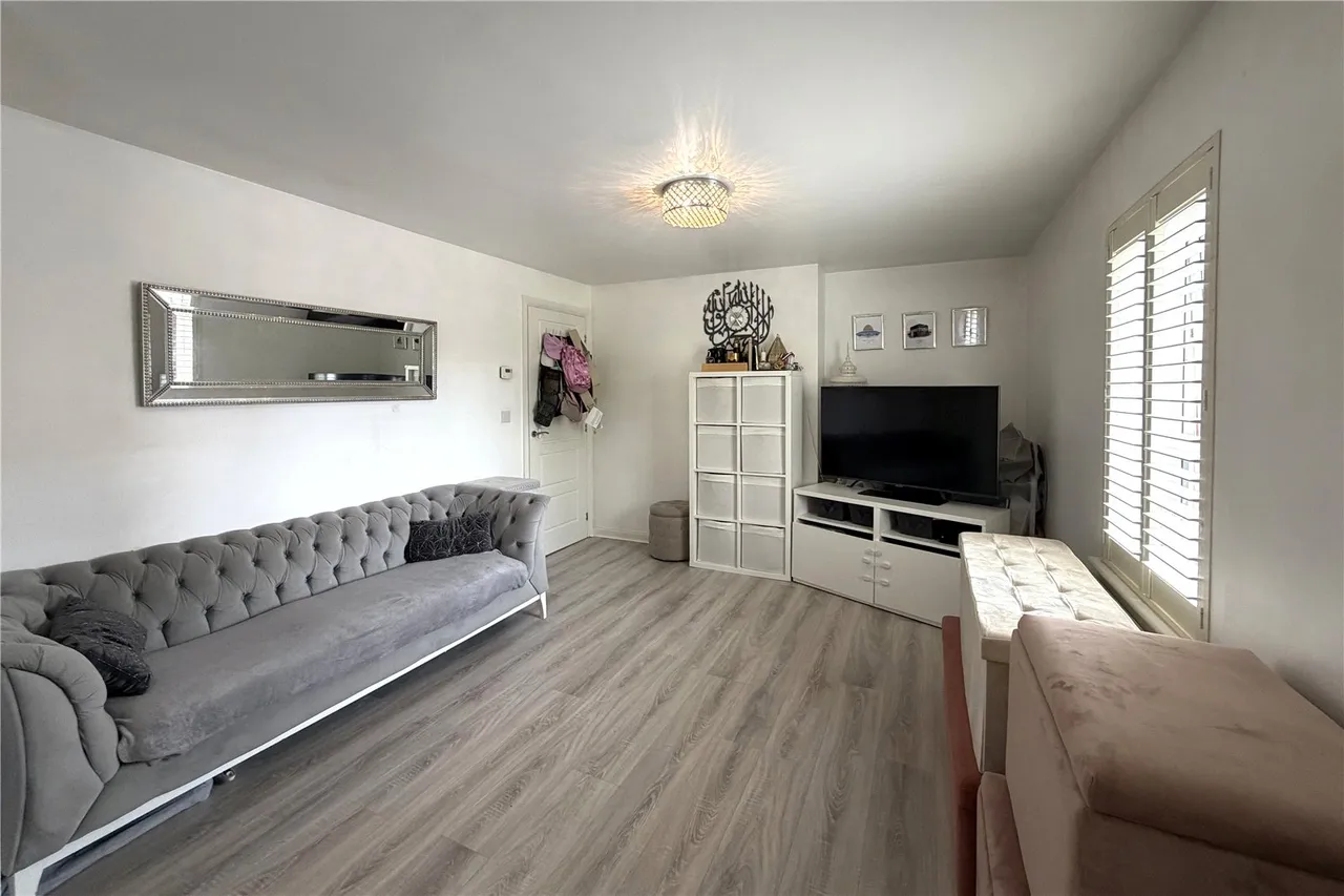 Ashmole Place, Wokingham, Berkshire, RG40 1JR, photo 2