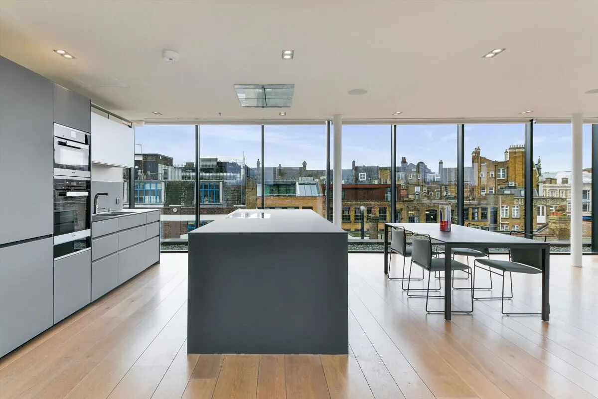 3 bed flat to rent, Bayham Street, London, NW1