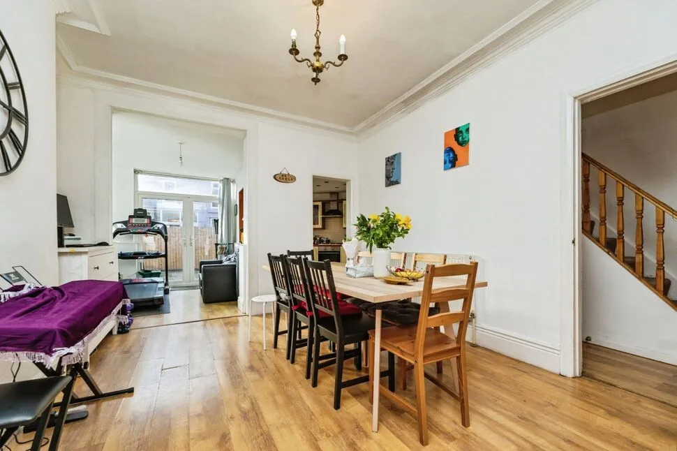 Chantrey Road, Sheffield, South Yorkshire, S8, photo 2