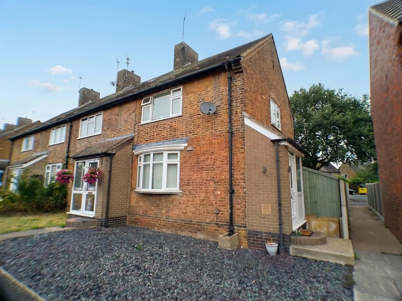 2 bed house for sale, Trenchard Close, Newton, NG13