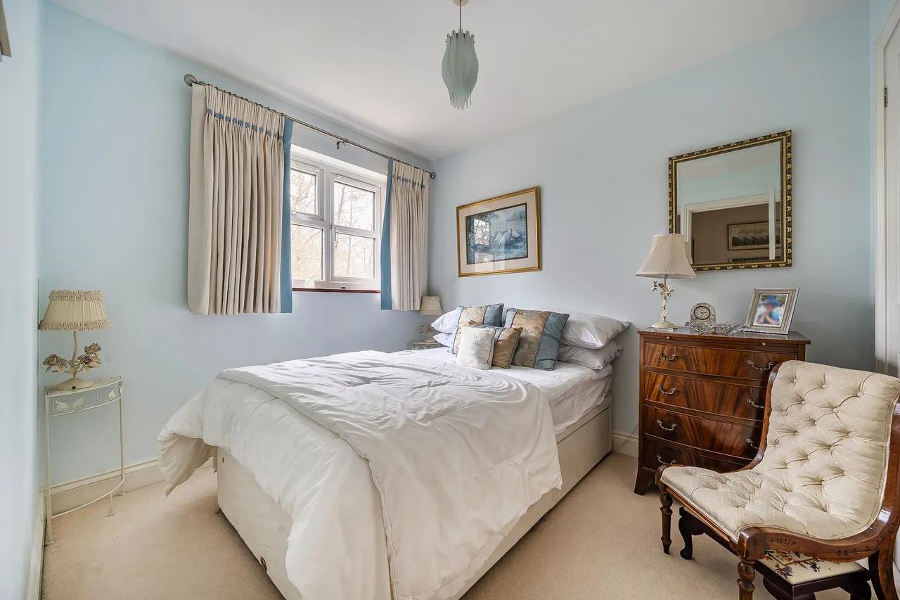 New Road, Midhurst, GU29, photo 8