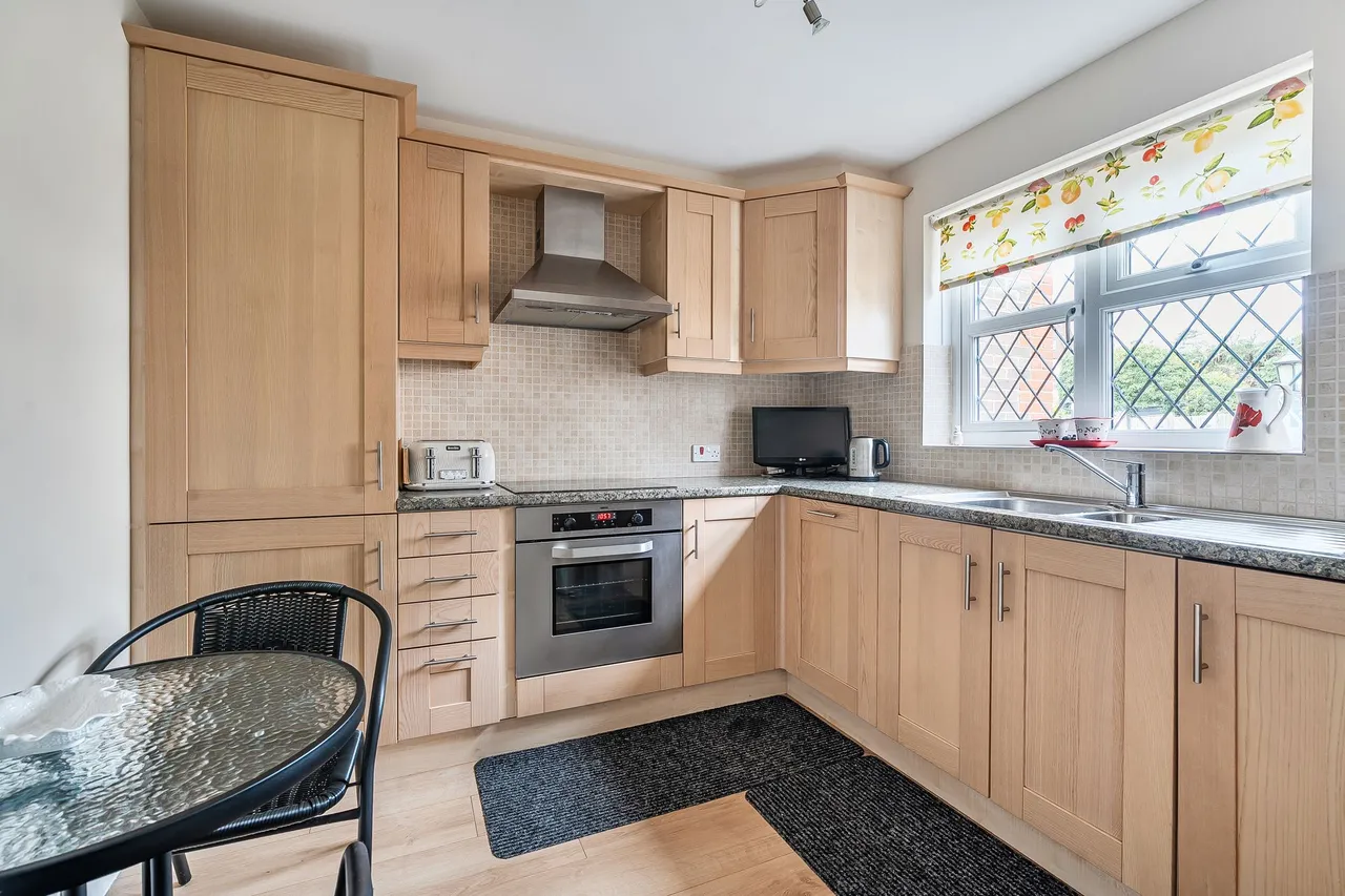 New Road, Midhurst, GU29, photo 3