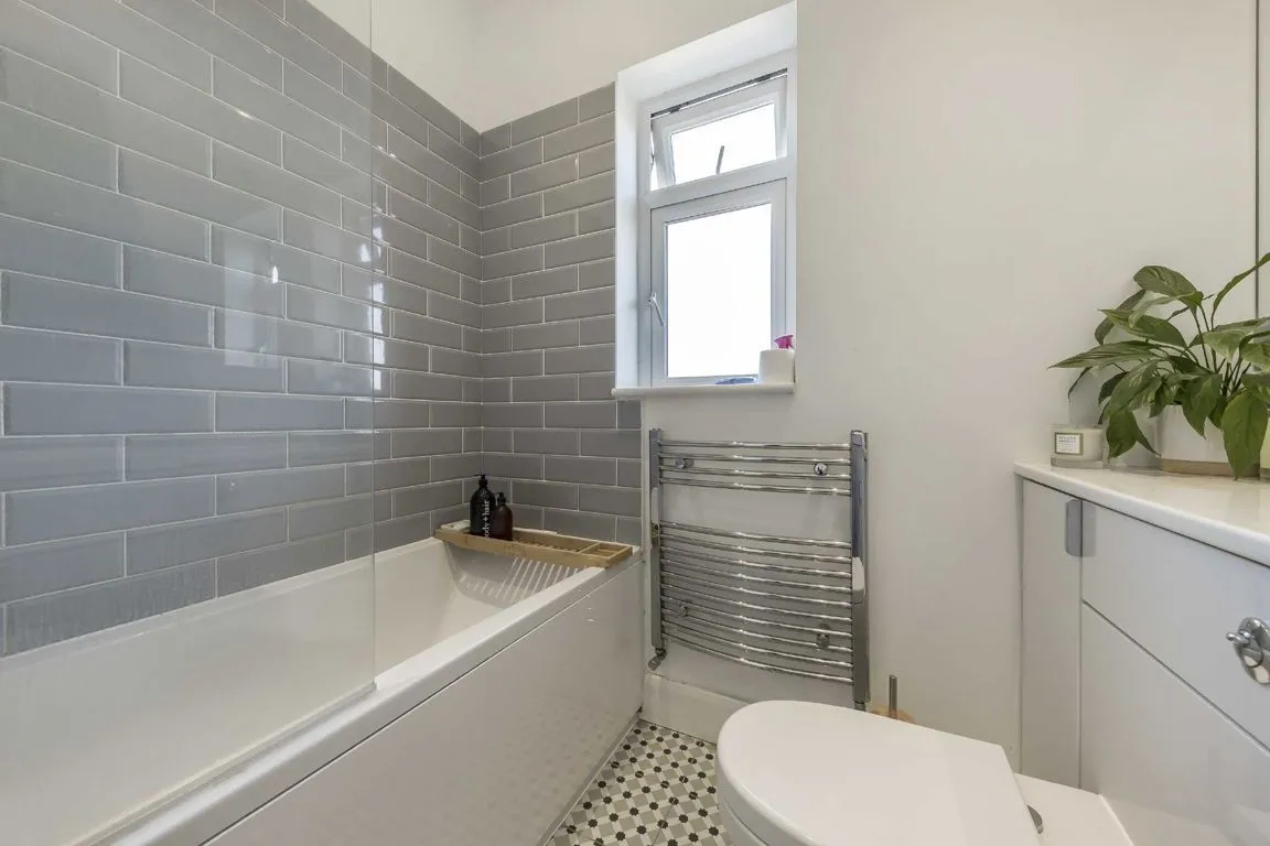 Helmsdale Road, SW16, photo 7