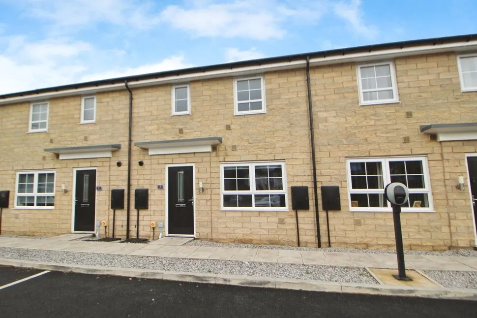 2 bed house to rent, Atherton Court, Mottram, SK14