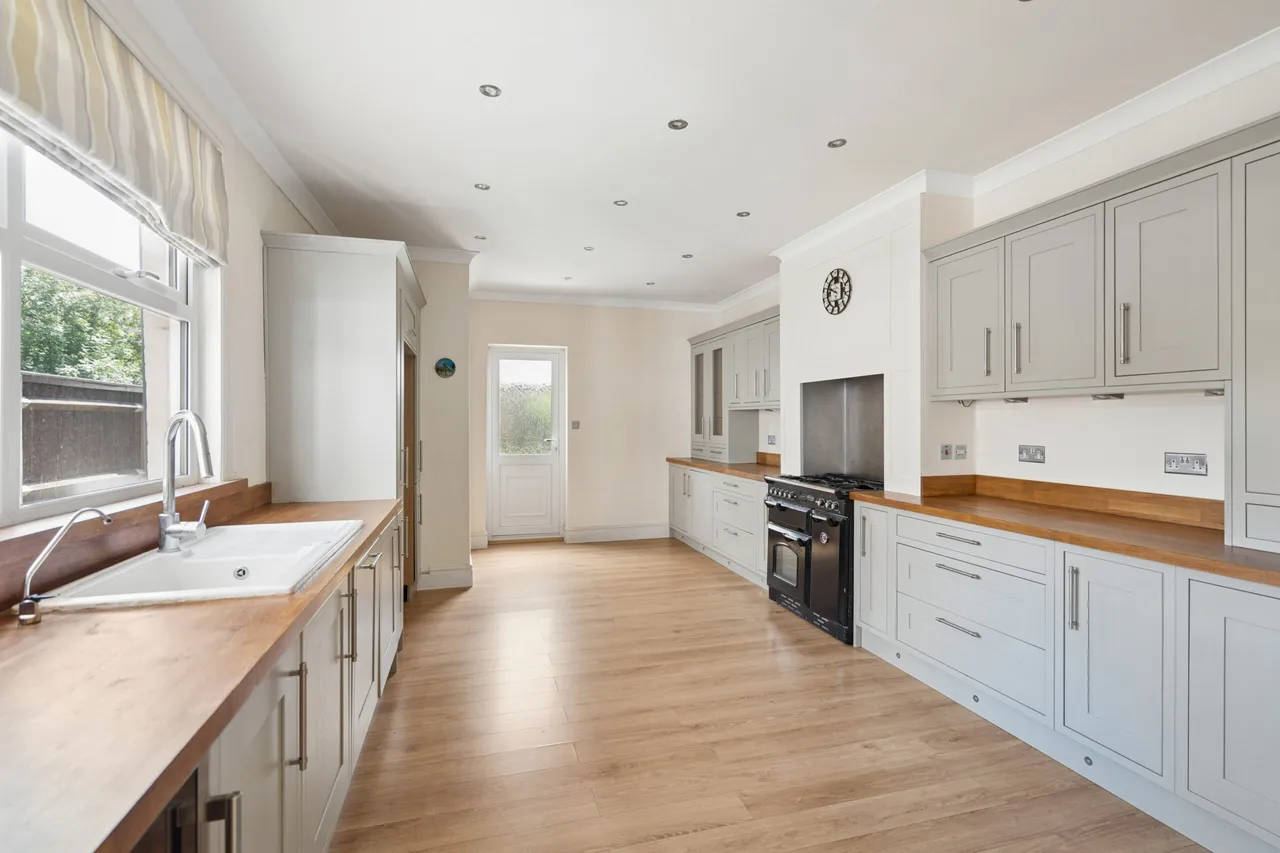 Bushey Mill Lane, Watford, WD24, photo 5