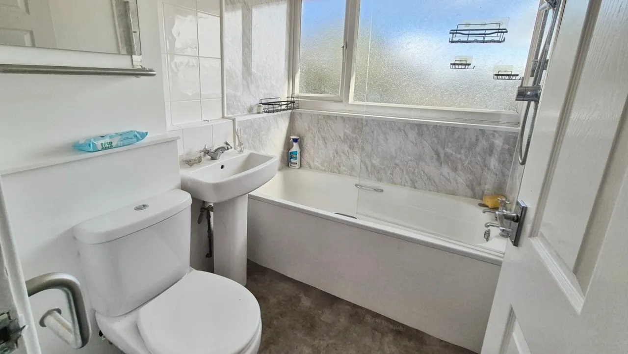Keepers Close, Burntwood, WS7, photo 12