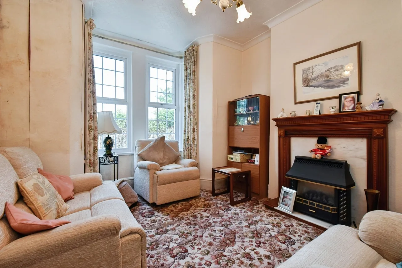 Pentwyn Road, Betws, SA18, photo 6