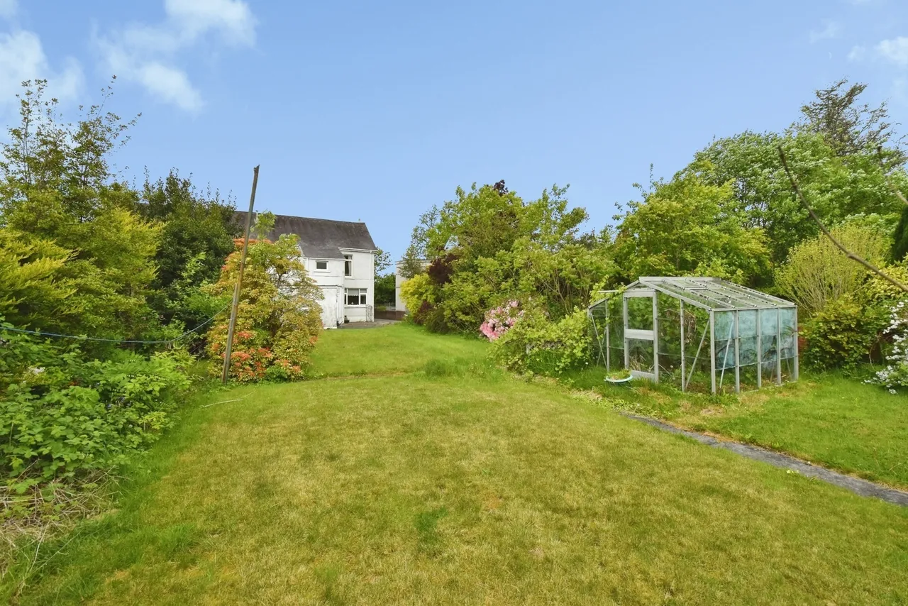 Pentwyn Road, Betws, SA18, photo 19