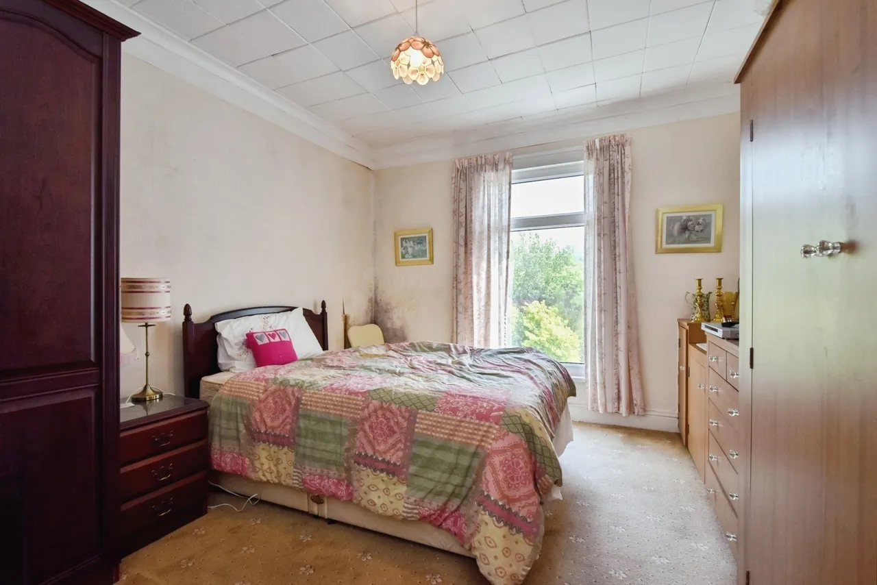 Pentwyn Road, Betws, SA18, photo 13