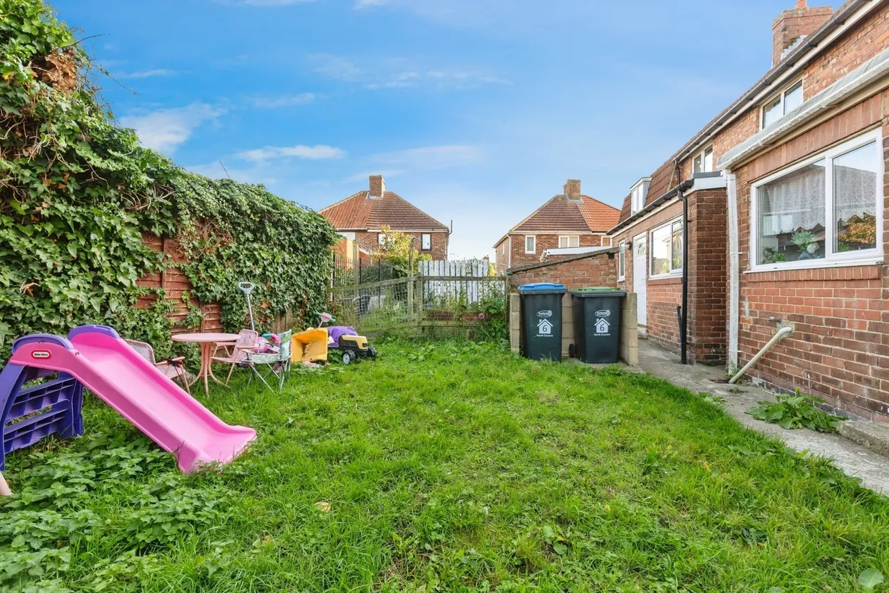 North Crescent, Peterlee, Durham, SR8, photo 17