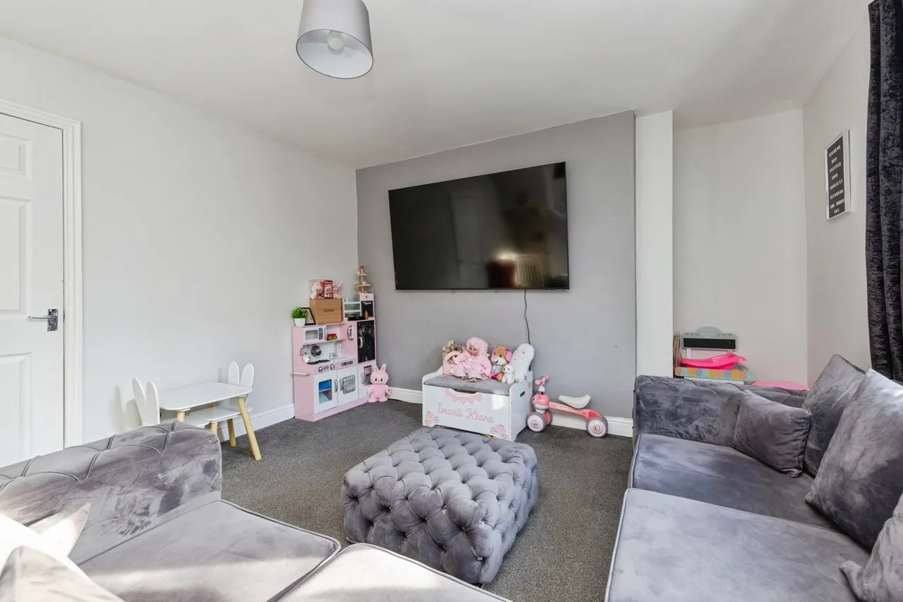 North Crescent, Peterlee, Durham, SR8, photo 3