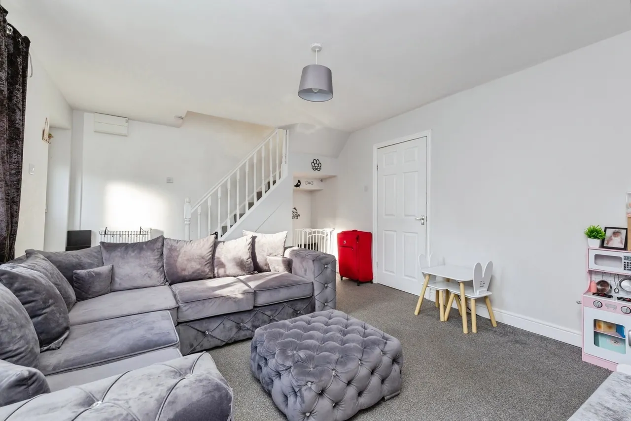 North Crescent, Peterlee, Durham, SR8, photo 2
