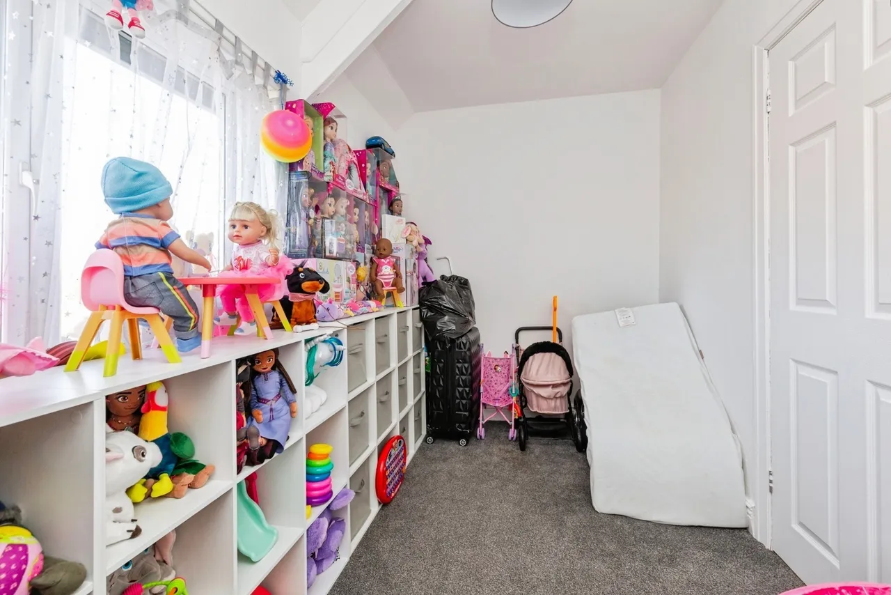 North Crescent, Peterlee, Durham, SR8, photo 8