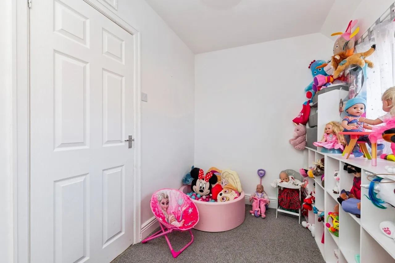 North Crescent, Peterlee, Durham, SR8, photo 12