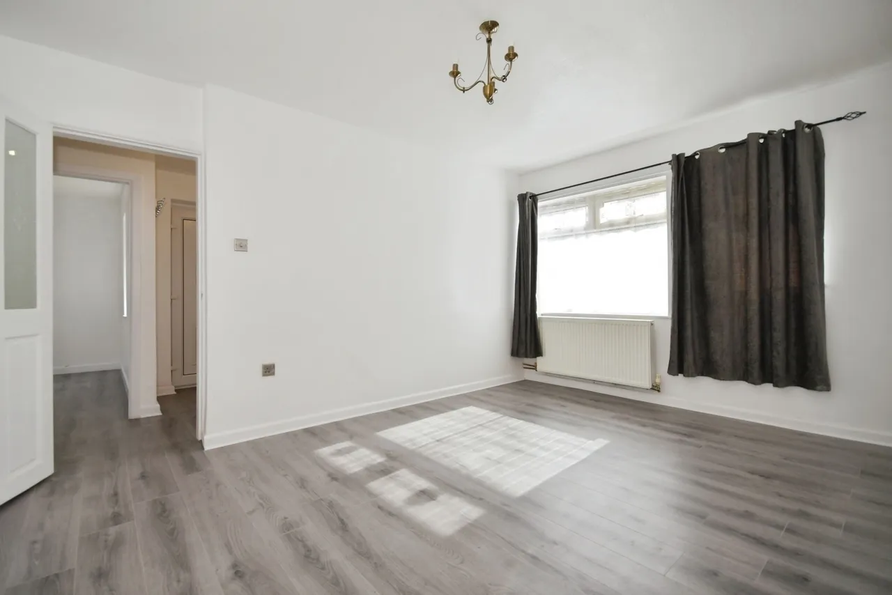 Walgrove Avenue, Chesterfield, S40, photo 6