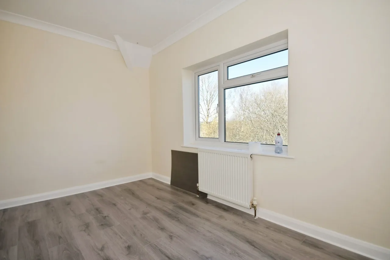 Walgrove Avenue, Chesterfield, S40, photo 12
